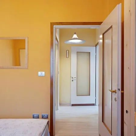 Attic View Apartment *